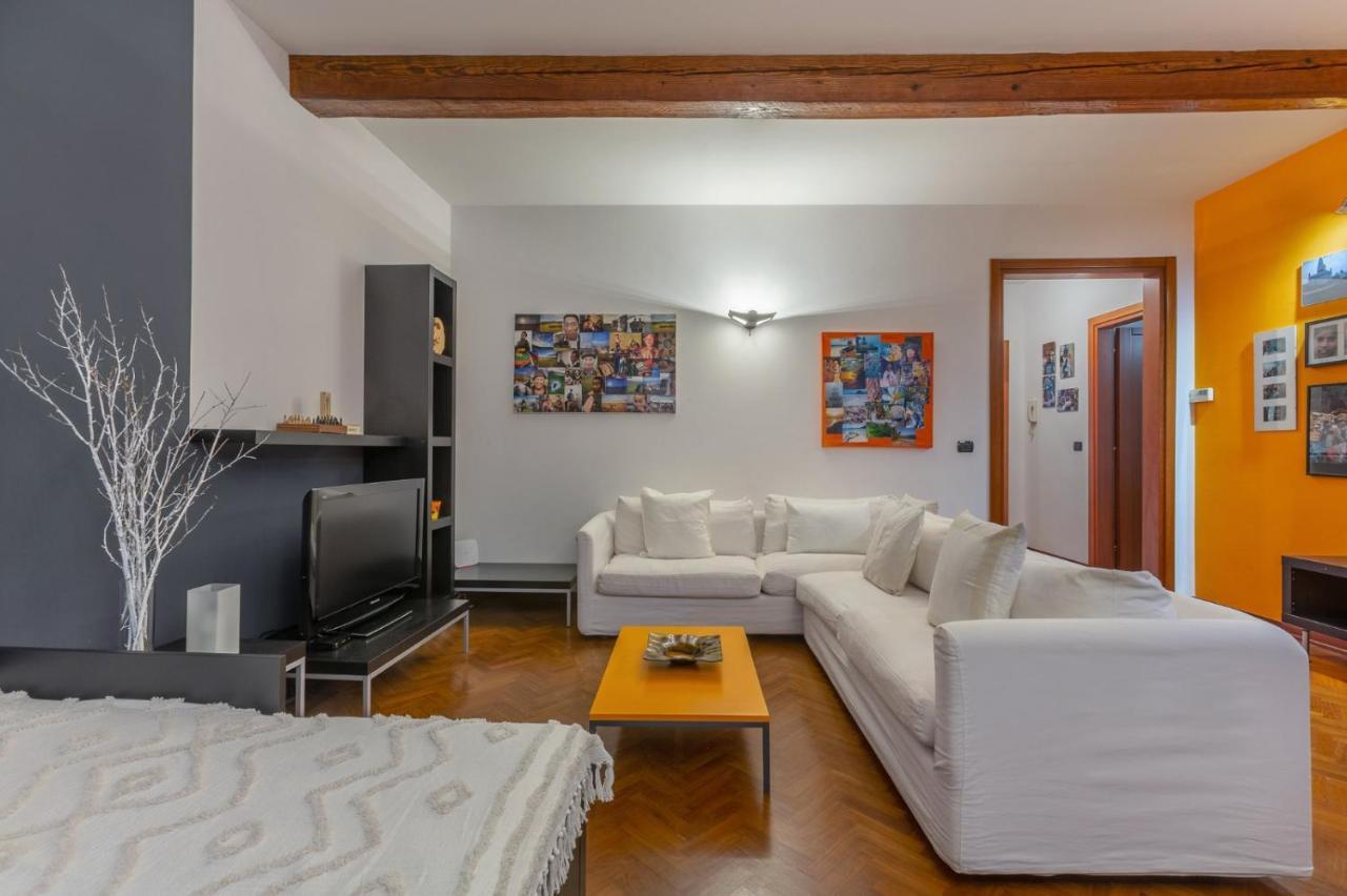 Central Ferrara Apartment מראה חיצוני תמונה