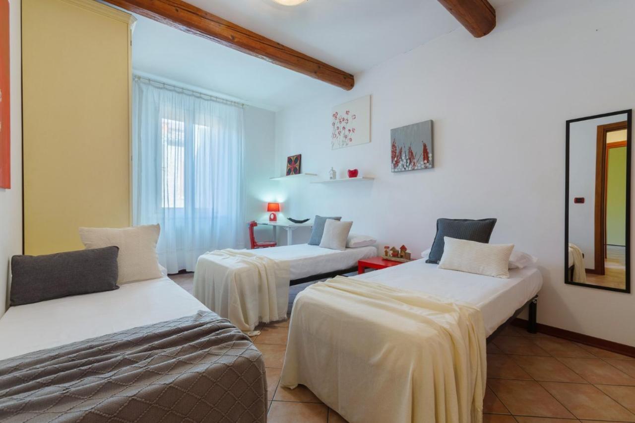 Central Ferrara Apartment מראה חיצוני תמונה