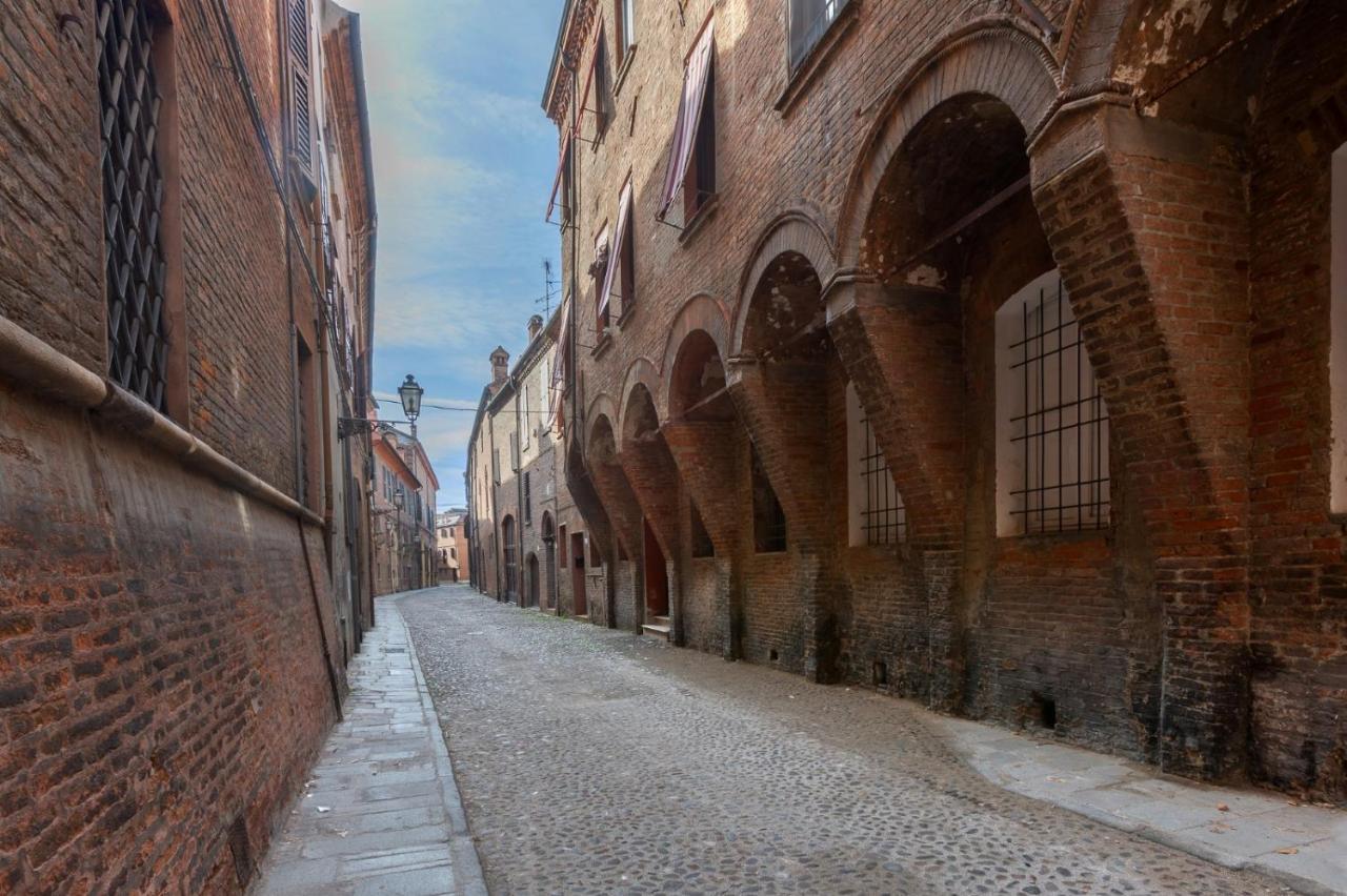 Central Ferrara Apartment מראה חיצוני תמונה