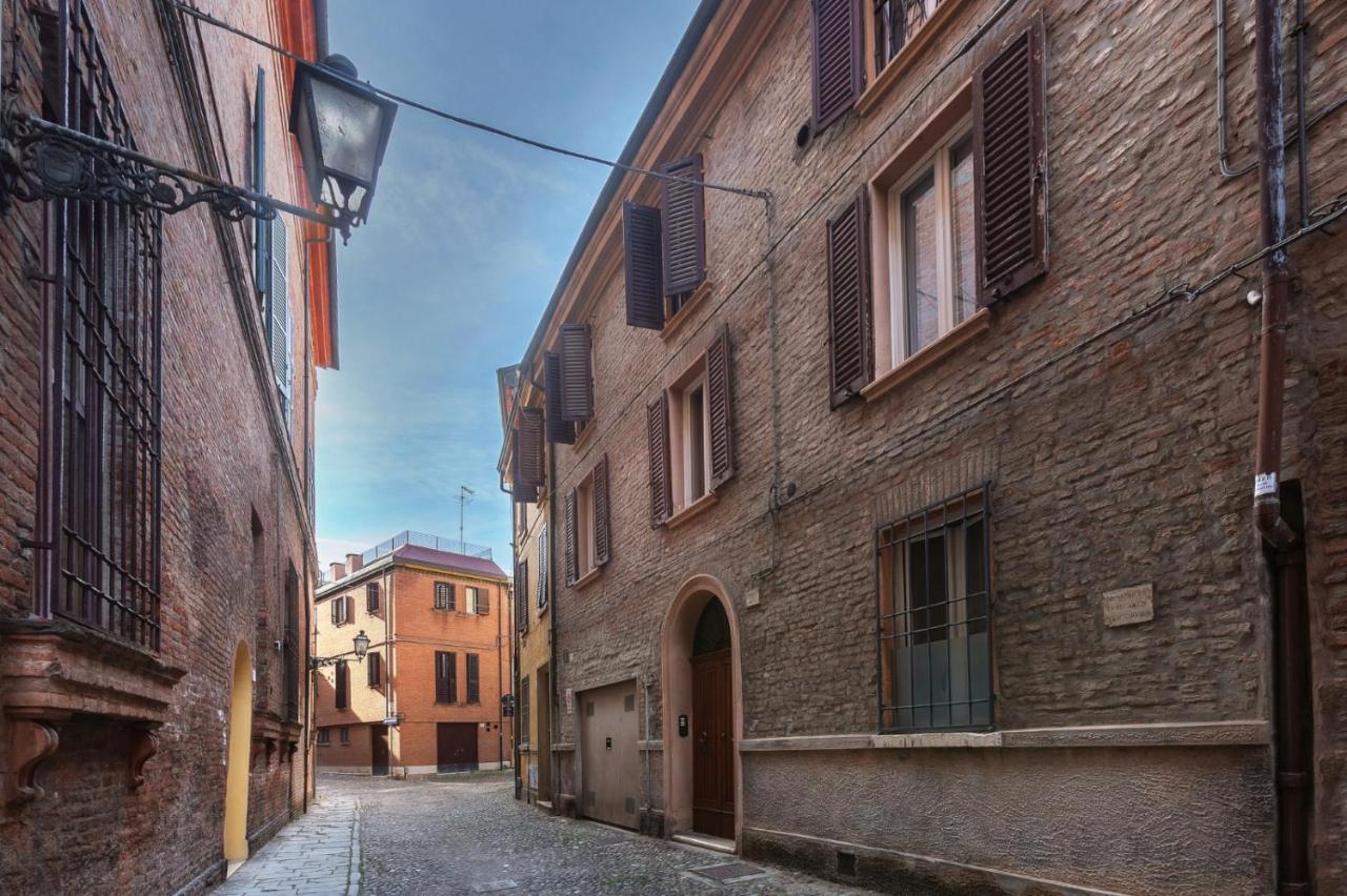 Central Ferrara Apartment מראה חיצוני תמונה